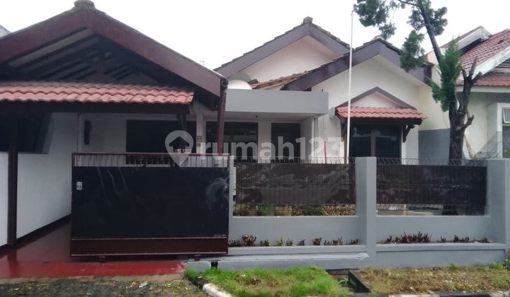 Rumah 2 Lantai Strategis di Jatiwarna Bekasi