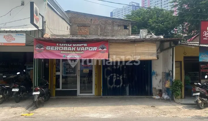 Kiosk at Haji Teen, Rawamangun, East Jakarta