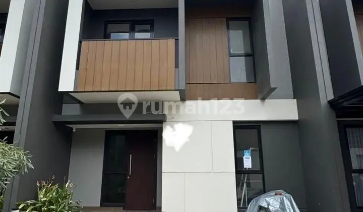 2-Story House Fully Renovated Summarecon Crown Gading Bekasi