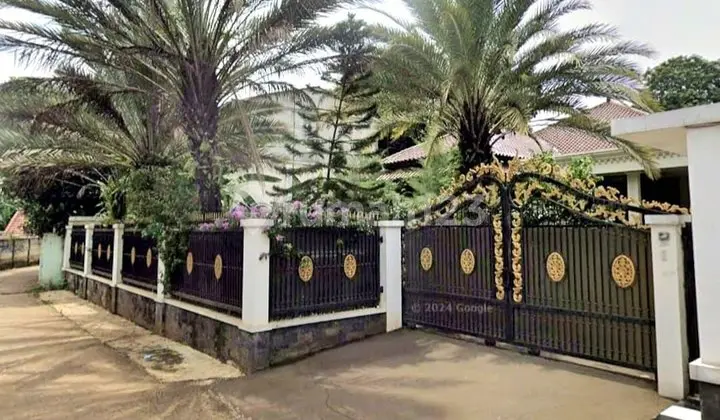 Rumah Nyaman 1Lt + Kolam Renang dan Strategis di Cikeas