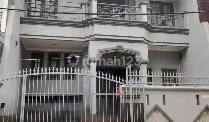 Rumah Mewah 2 Lantai Tanjung Duren - Lokasi Strategis & Good Feng Shui