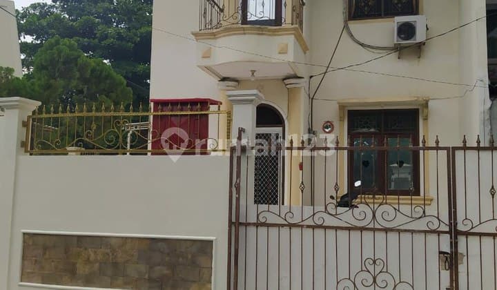 Dijual: Rumah Hook Strategis di Taman Semanan Indah - Luas, Nyaman & SHM Ready!