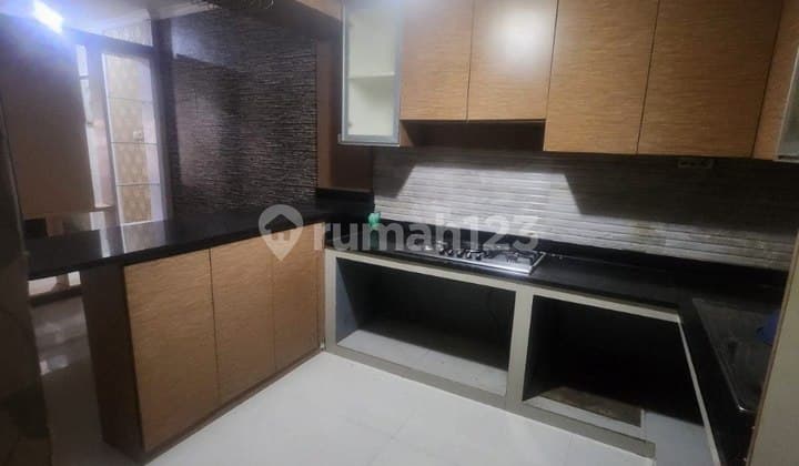 Poris Paradise Housing #Chry001