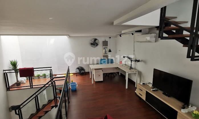 Rumah 4 Lantai Tanjung Duren - Full Furnished & Sertifikat SHM!