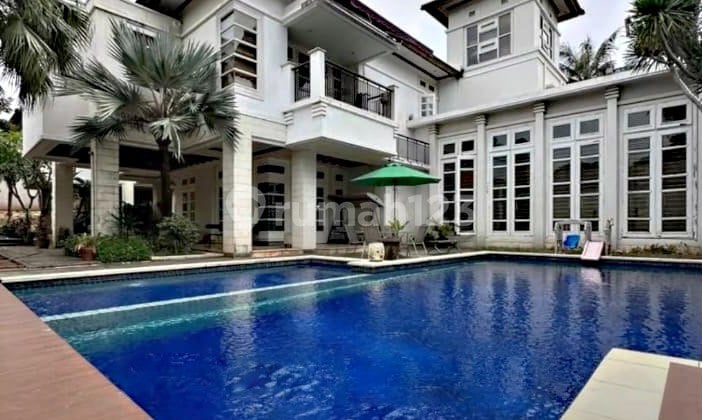 Dijual: Rare Item! Mansion Mewah Modern Hoek di Bintaro Sektor 8 - Luas Tanah 3.000 M² & Private Pool!