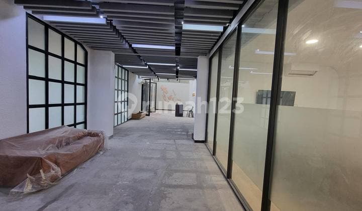 Dijual: Gudang & Ruang Industri Strategis Karang Tengah - Akses Kontainer 40" & Listrik 50.000W!