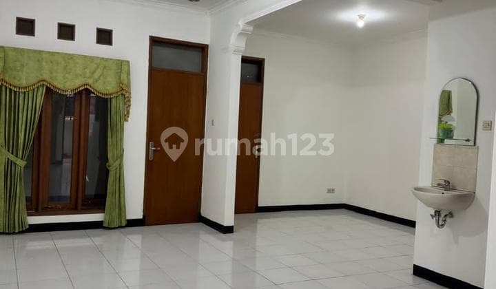 Lokasi Terbaik !! Rumah3kt Real Lbh Bagus Dari Gambar Siap Huni di Antapani Nett