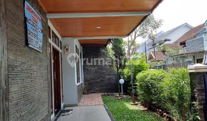 Best Location!! 5+1 House in Central Bandung