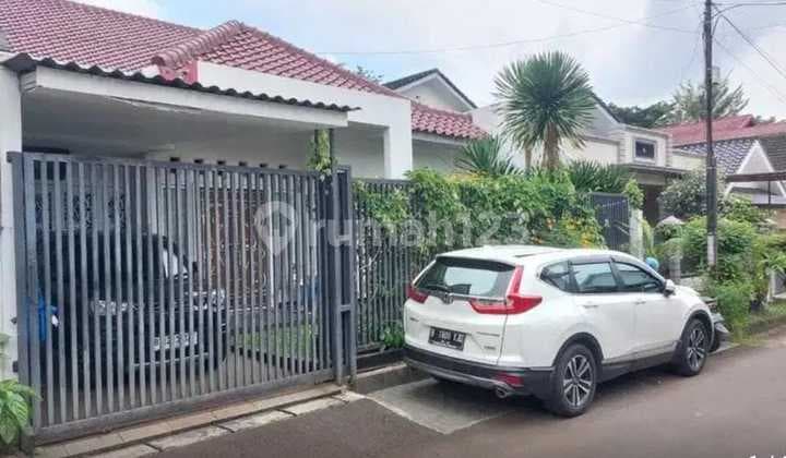 Rumah SHM Semi Furnished Bangunan 1.5 Lantai di Lebak Bulus