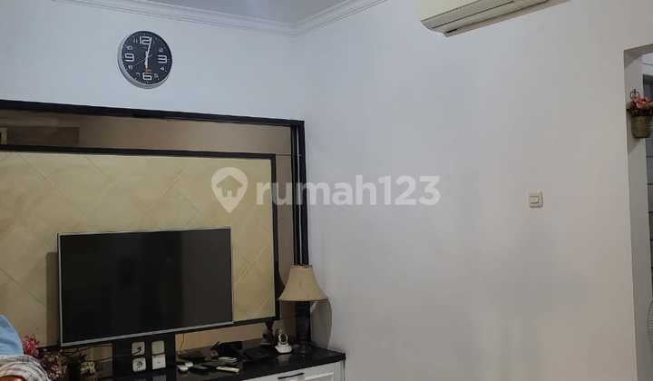 Rumah Hadap Utara Sudah Full Furnished dan Renovasi di Kalideres