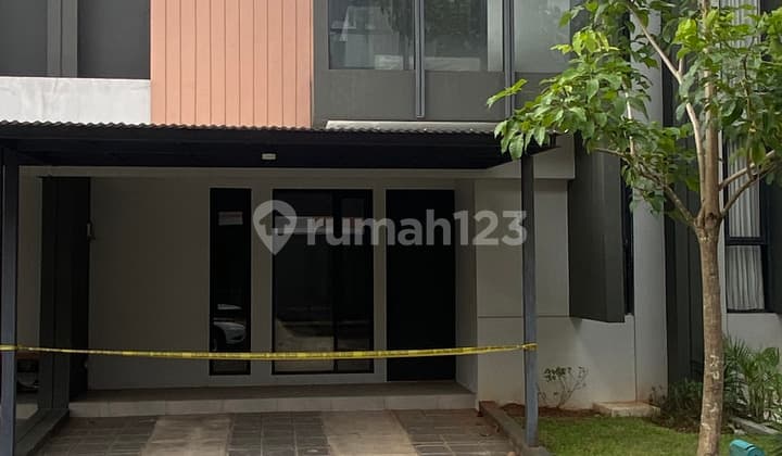 Rumah Furnish 2 Lantai Lokasi Dekat Gate Siap Huni di BSD Tangsel