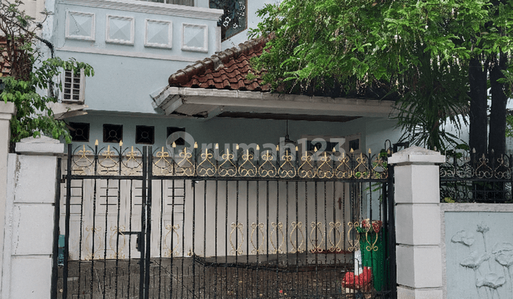 Rumah Mewah Semi Furnished 6 Kamar di Kebayoran Baru, Jaksel