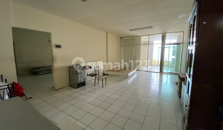 Ruko Gandeng 3 Dekat Mall Season City Ada Basement di Jakbar