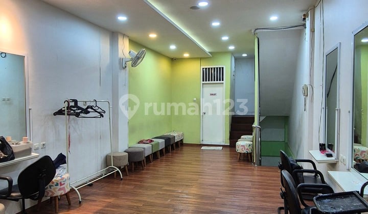 Ruko 4 Lantai HGB Hadap Selatan Siap Pakai di Mangga Besar Jakbar