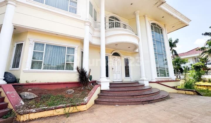 Rumah Hook Interkon Kebun Jeruk | LT 450M² | Basement | SHM | Jalan Lebar