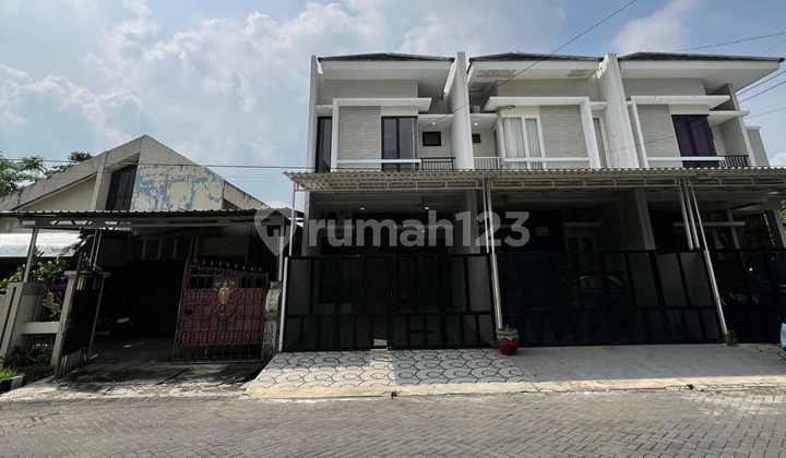 Dijual Rumah Minimalis 2 Lantai di Kutisari Indah Utara, Surabaya