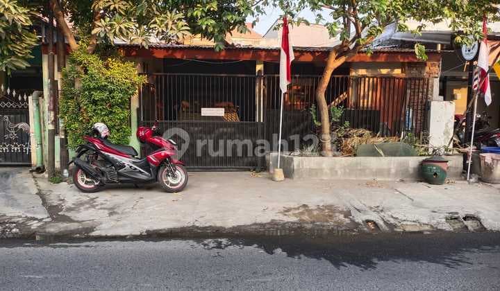 Dijual Rumah 1,5 Lantai di Wonokromo, Surabaya