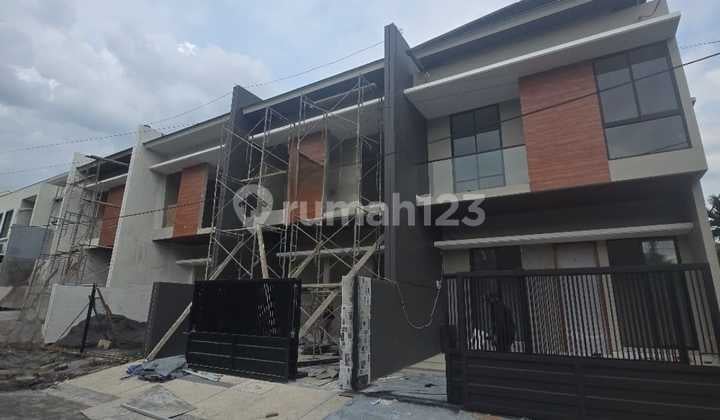 New House - Panjang Jiwo Permai *3 Houses* New House - Panjang Jiwo Permai *3 Houses*