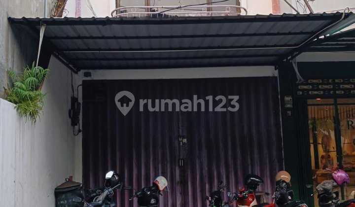 For Rent 2-Story Shop House Strategically Located Zero Main Road Manyar, East Surabaya