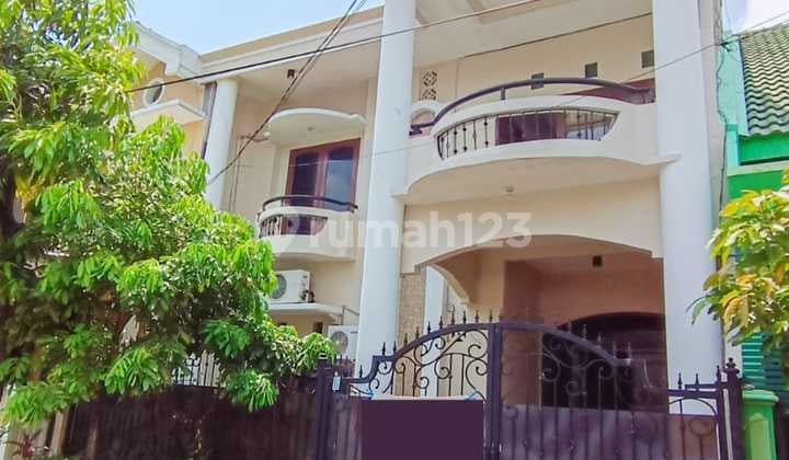 Dijual Rumah di Taman Pondok Indah Wiyung, Surabaya