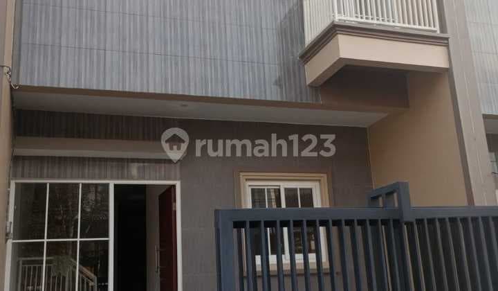 Dijual Rumah Baru 2 Lantai di Mulyosari, Surabaya