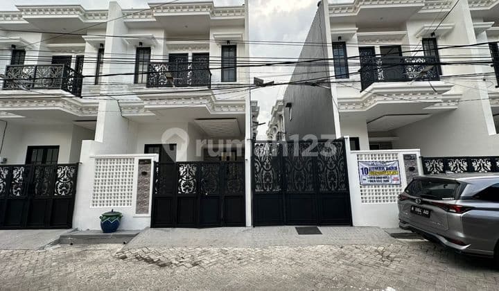 For Rent: New 2-Storey House - Jl. Ploso Timur, Ready to Occupy