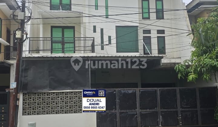 Rumah Mewah 5 Kt di Wiyung Surabaya - Strategis, Bebas Banjir & Bernilai Investasi Tinggi!