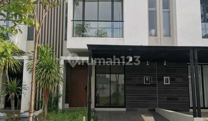 For Sale 2-Story House Northwest Central Citraland North Surabaya
