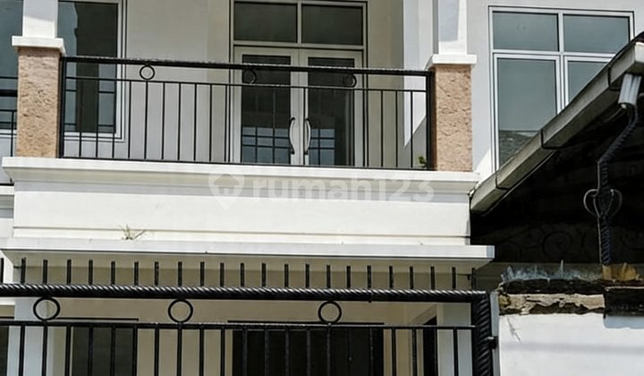 House Ch can be used for many rental rooms in the city center near Jl. Dr. Citop.