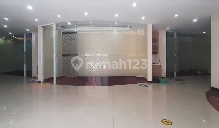 Dijual Cepat Ruang Usaha - 2 Lantai Harga Terjangkau