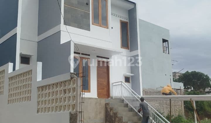 Rumah 2 Lantai Lokasi Strategis Cileunyi