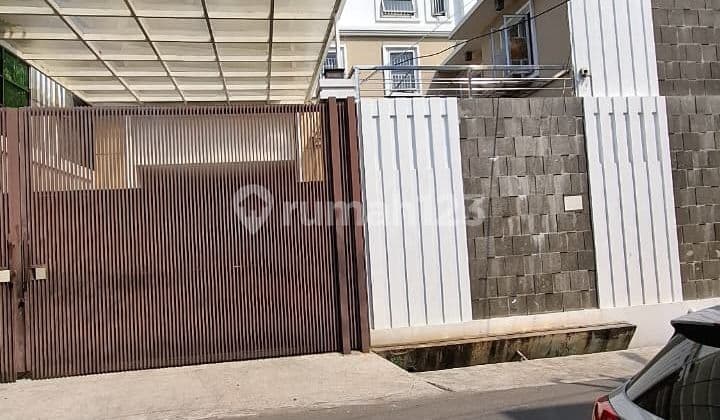 For Sale - 5-Story Minimalist Model House in Jelambar with Freehold Certificate