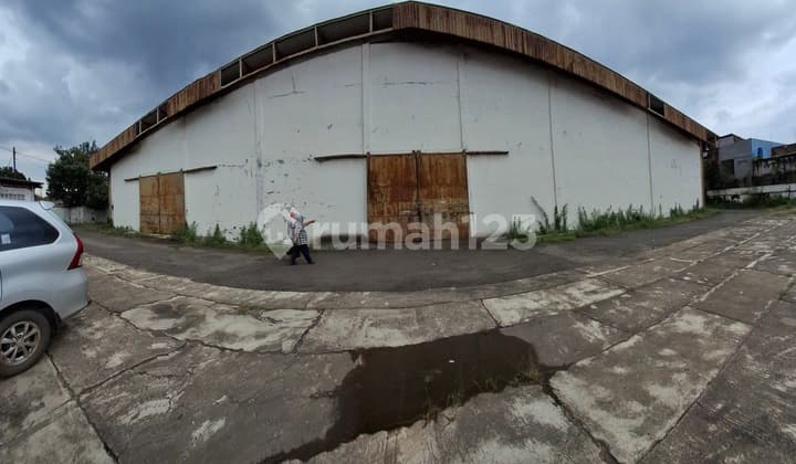 Di Jual Gudang Jl. Raya Ciracas Jakarta Timur, Dekat Tmii