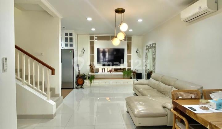 Dijual Rumah 2 Lantai Semi Furnished di Cluster Thomson Gading Serpong
