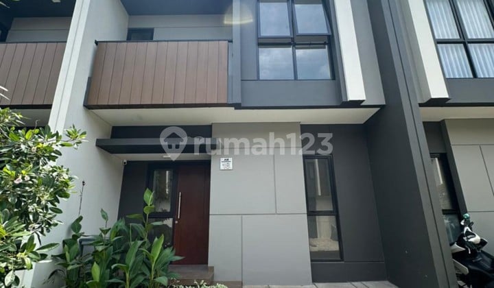 Sewa Rumah Cluster Regia Summarecon Crown Gading Bebas Banjir