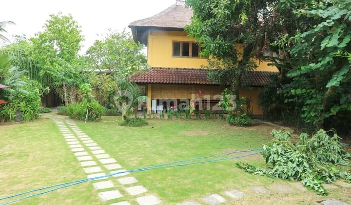 For Sale: Land with Villa Bonus in Canggu Bali