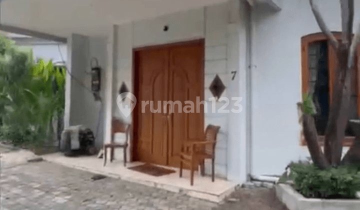 Old Menteng Asri & Well-Maintained House with Private Pool