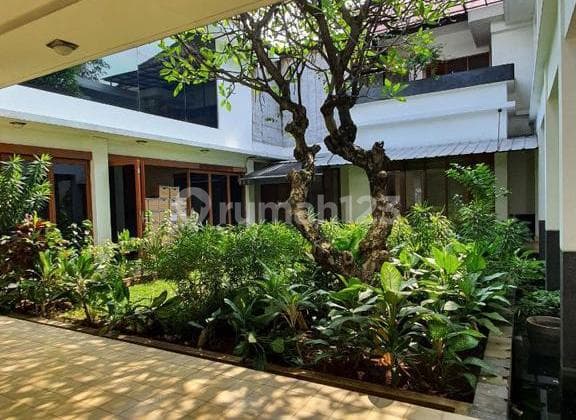 Rumah Kantor 2 Lantai - Multi Ruang & Area Parkir Lega