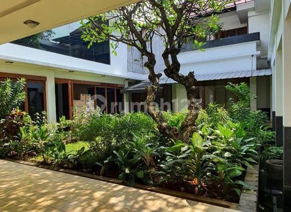 Rumah Kantor 2 Lantai - Multi Ruang & Area Parkir Lega