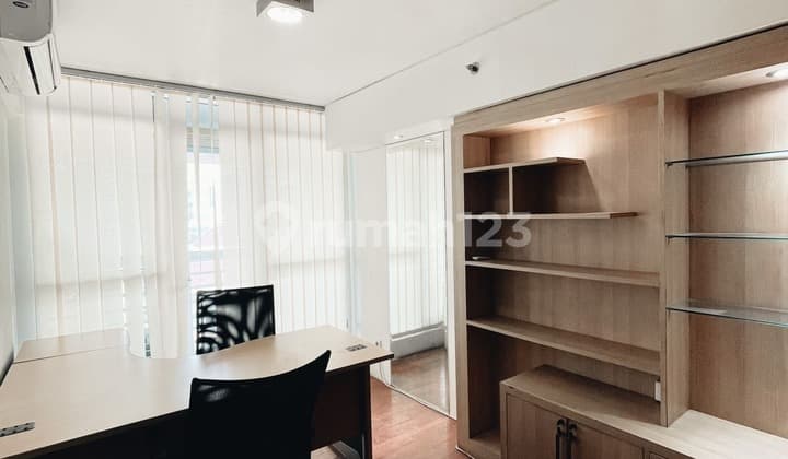 Disewakan Unit Full Furnished 100 Sqm di Sudirman