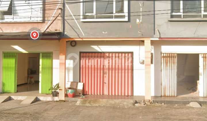 Ruko Dijual 2 Lantai Strategis Lahan Parkir Luas