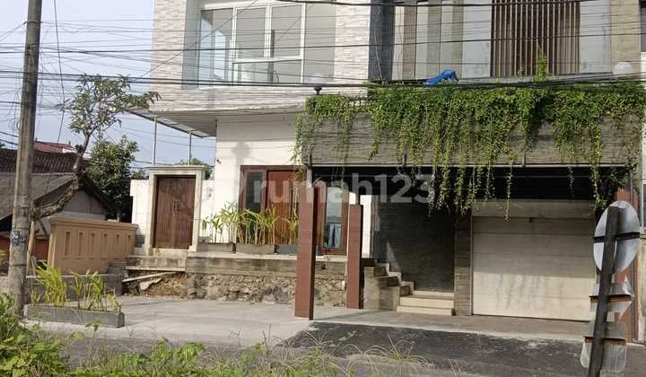 Rumah Dijual Strategis Kawasan Elit Sunsetroad dan Pantai Kuta