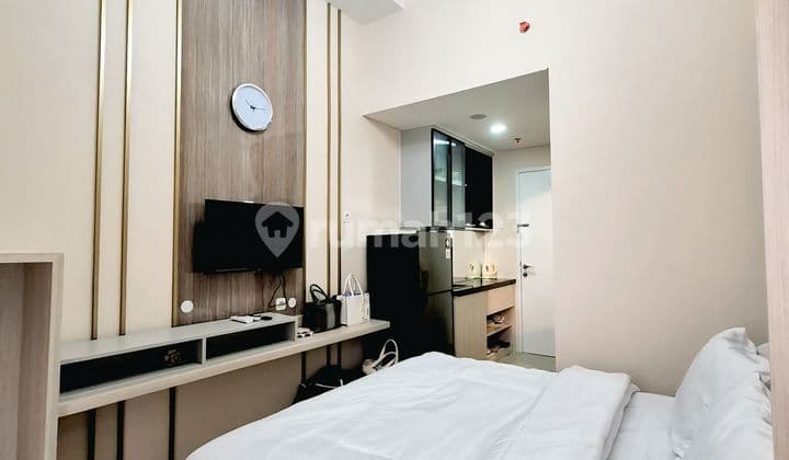 Disewakan Apartemen Full Furnish Satu Lantai dengan Kolam Renang