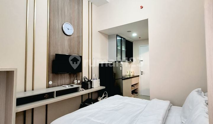 Disewakan Apartemen Full Furnish Satu Lantai dengan Kolam Renang