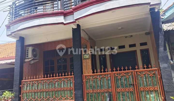 Kelapa Dua Wetan Ciracas Rumah Mungil Depan Taman Lokasi Strategis