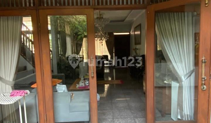 Di Jual Rumah 2 Lantai SHM Strategis Patal Senayan Jaksel