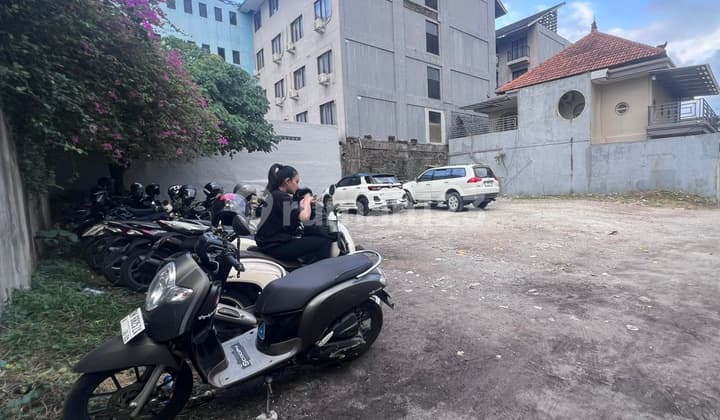 Tanah Kosong Petitenget Bali (Bentuk Tanah Kotak ) Jarang Ada