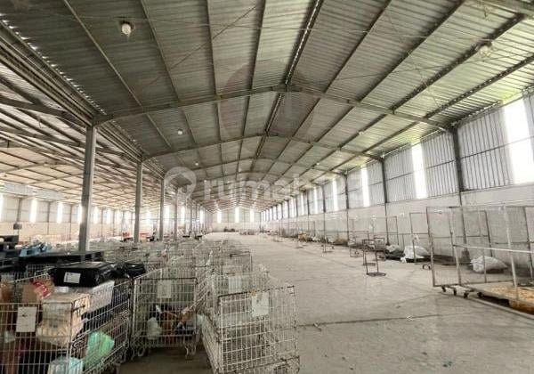 Gudang di Jalan Slamet Riyadi, Batang