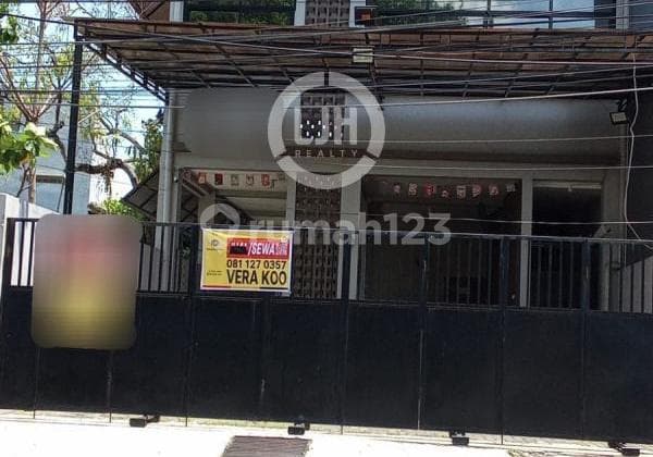 Ruko siap pakai di Jalan Stadion Utara