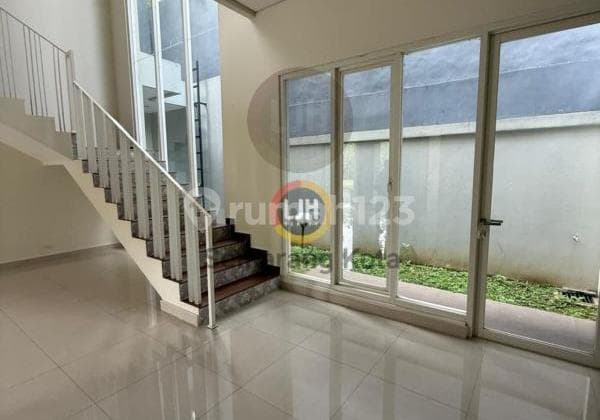 Rumah siap huni di Graha Candi Golf